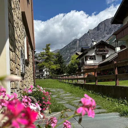 Appartamento Nigritella - 2Br - Piano Terra Rialzato - Centrale, A 650Mt Da Bormio Terme - Parking Lägenhet *